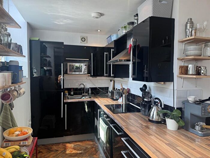 2 Bedroom Apartment To Rent In Burgoyne Road, Sheffield, S6