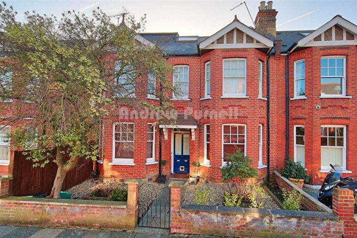 1 Bedroom Flat To Rent In Cromwell Road, London, SW19