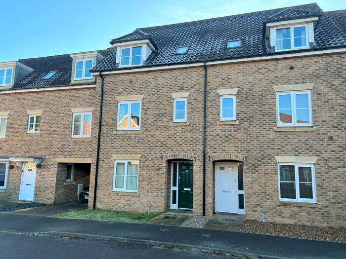 4 Bedroom Terraced House To Rent In Evergreen Way, Mildenhall, Bury St. Edmunds, IP28