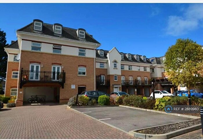 2 Bedroom Flat To Rent In Prospect Place, Woking, GU22
