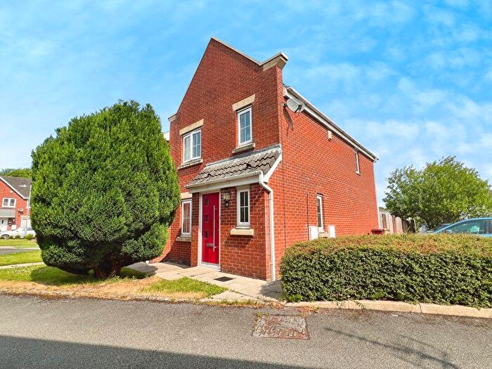 4 Bedroom Semi Detached House For Sale In Kelstern Close, Tonge Fold, BL2