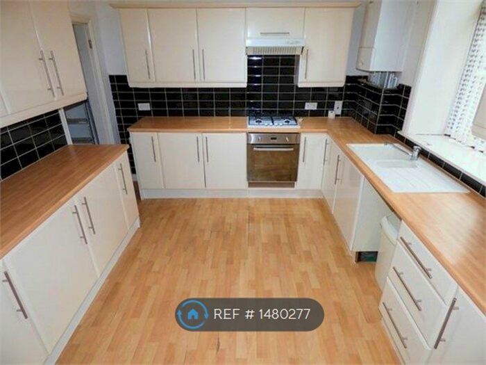 2 Bedroom End Of Terrace House To Rent In Gaghills Terrace, Rossendale, BB4