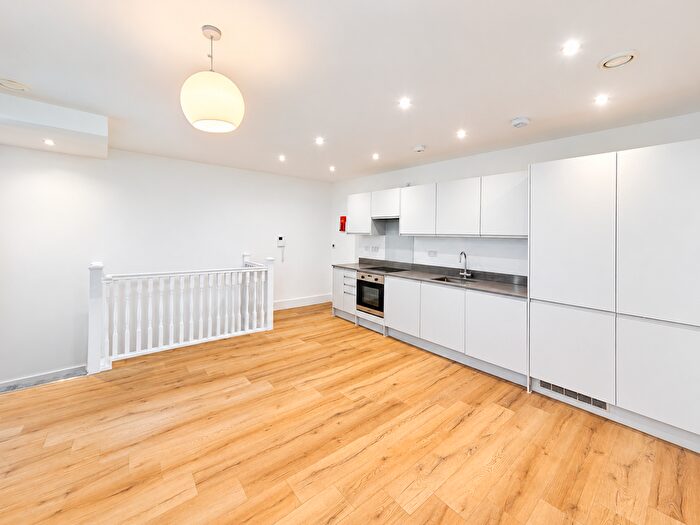 1 Bedroom Flat To Rent In Marsh Road, Pinner, HA5