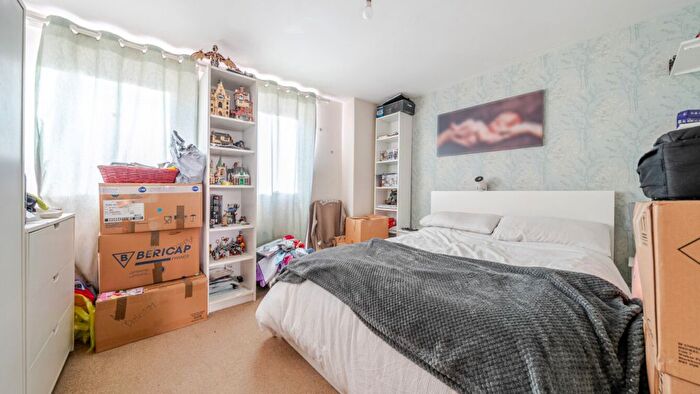 2 Bedroom Flat For Sale In Compair Cresent, Ipswich, IP2
