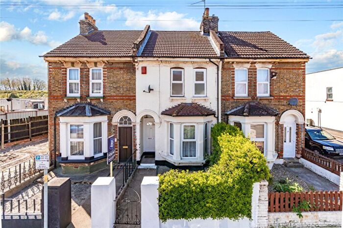 3 Bedroom Terraced House For Sale In Vicarage Road, Strood, Rochester, Kent, ME2