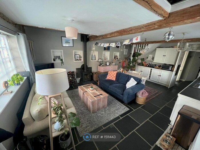 3 Bedroom Semi-Detached House To Rent In Benson, Benson, OX10