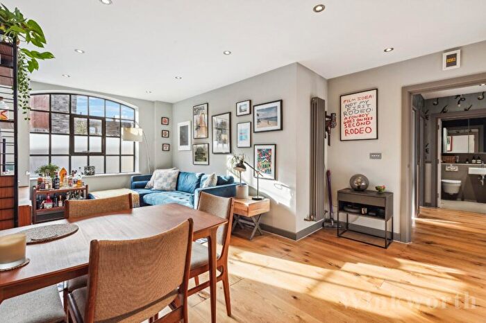 2 Bedroom Apartment For Sale In Hatcham Park Mews, London, SE14