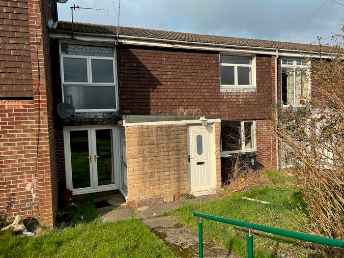 2 Bedroom Flat To Rent In Ennerdale Grove, West Auckland, DL14