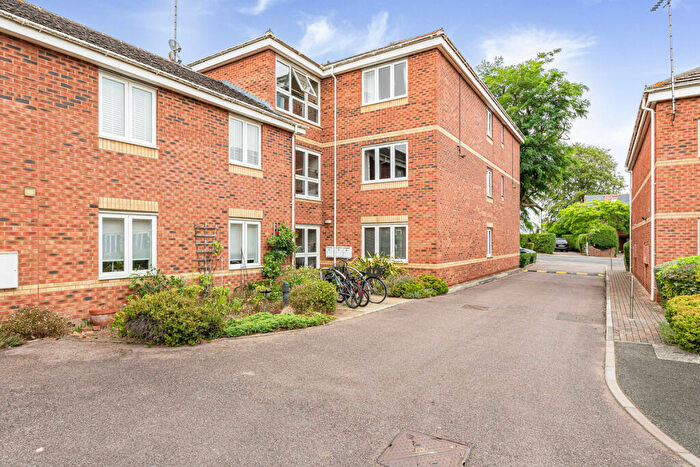 3 Bedroom Apartment For Sale In The Brambles, Oxford, OX3