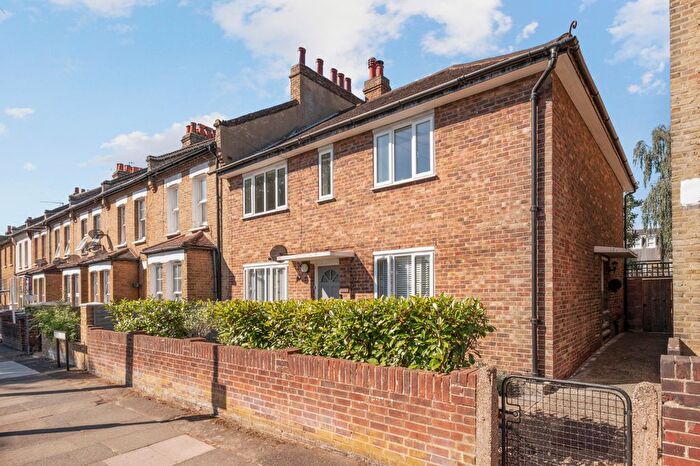 2 Bedroom Maisonette For Sale In Russell Road, Wimbledon, London, SW19