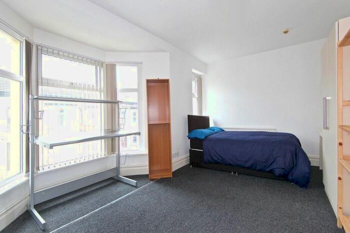 8 Bedroom Property To Rent In Blades Street, LA1