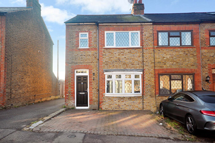 2 Bedroom Cottage To Rent In Kings Chase, Brentwood, CM14
