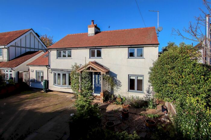 4 Bedroom Detached House For Sale In Chapmore End, Ware, SG12