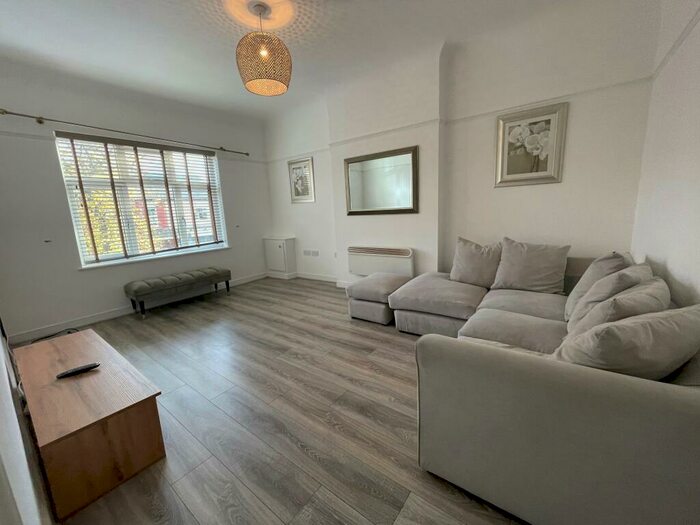 2 Bedroom Flat To Rent In Rose Lane, L18