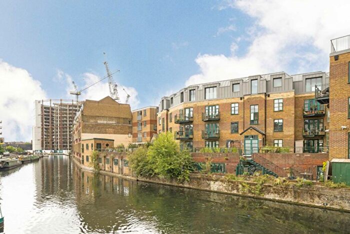 2 Bedroom Flat To Rent In Wharf Place, Broadway Market, E2