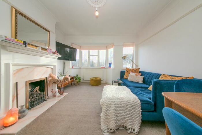 2 Bedroom Flat To Rent In Kingston Road, Wimbledon SW19