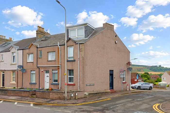 2 Bedroom Flat For Sale In Dunfermline Road, Crossgates, KY4