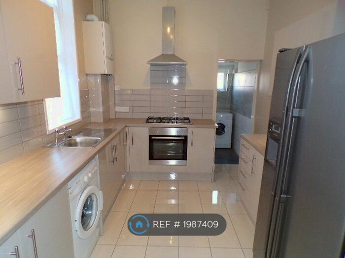 5 Bedroom Terraced House To Rent In Queensland Avenue, Coventry, CV5