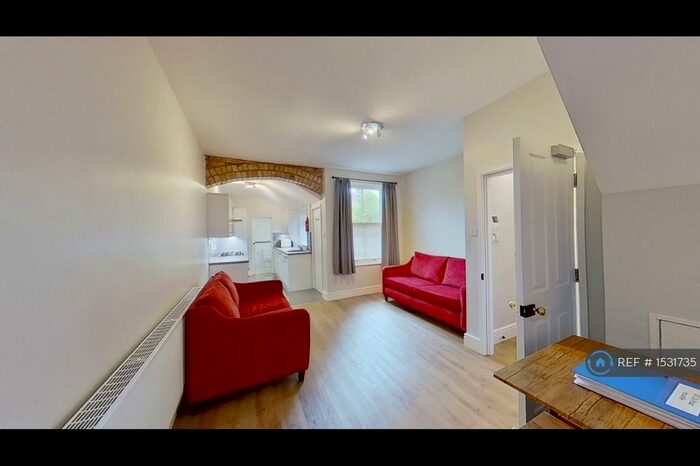 5 Bedroom Semi-Detached House To Rent In City Road, Nottingham, NG7