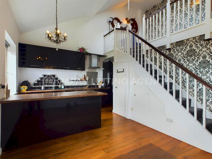 2 Bedroom Maisonette To Rent In Church Road, London, W3