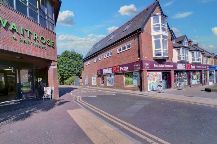 2 Bedroom Flat To Rent In Flat, High Road, Harrow Weald, Harrow, HA3