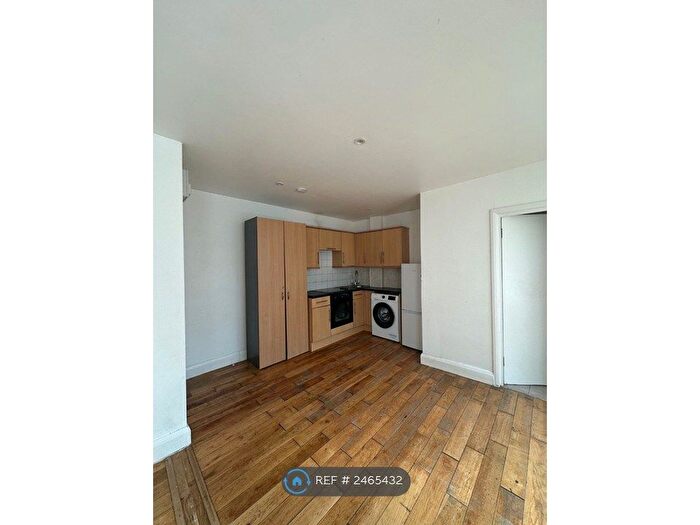 Studio To Rent In Whymark House, London, N22