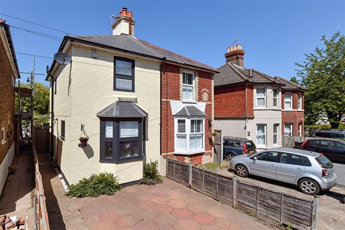2 Bedroom Semi-Detached House For Sale In Povey Cross Road, Horley, Surrey, RH6