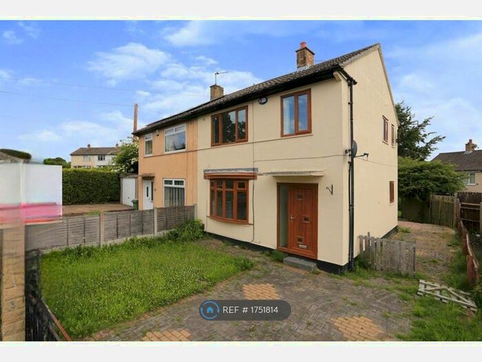 3 Bedroom Semi-Detached House To Rent In Stuart Place, Huddersfield, HD2