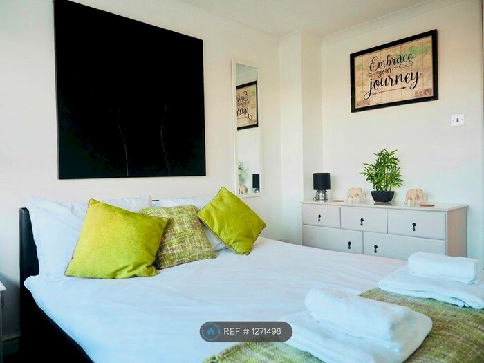 2 Bedroom Terraced House To Rent In St. Margarets Court, Taunton TA1