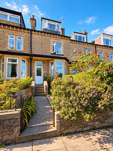 7 Bedroom Terraced House For Sale In Park Grove, Shipley, BD18