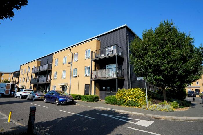 2 Bedroom Flat For Sale In Flat, Witham House, Schoolfield Way, Grays, RM20