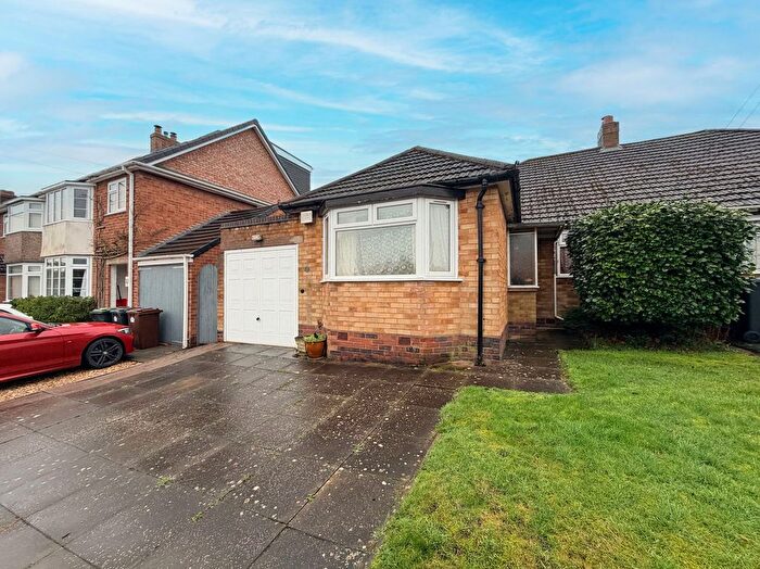 3 Bedroom Semi-Detached Bungalow For Sale In Heath Road, Hollywood, B47