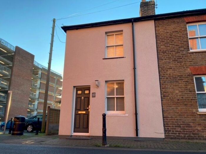 1 Bedroom Property To Rent In South Street, Brentwood CM14