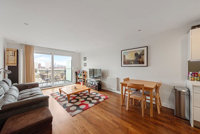 2 Bedroom Flat To Rent In Wharf Street, London, SE8