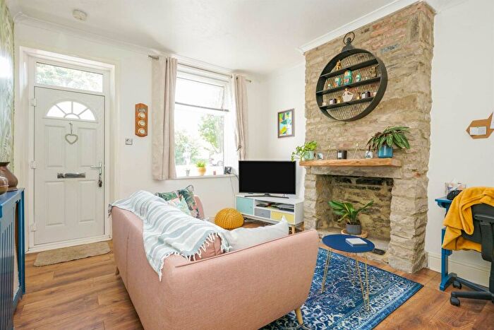 2 Bedroom House To Rent In Harrogate Road, Bradford, BD10