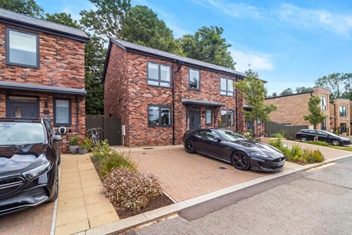 3 Bedroom Semi-Detached House For Sale In Beatrice Webb Lane, Standish, Stonehouse, Gloucestershire, GL10