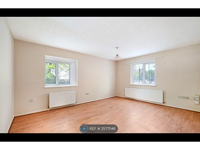 2 Bedroom Flat To Rent In Chatsworth Place, Mitcham, CR4