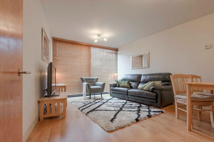 2 Bedroom Flat To Rent In Parliament View, Albert Embankment, Albert Embankment, London, SE1