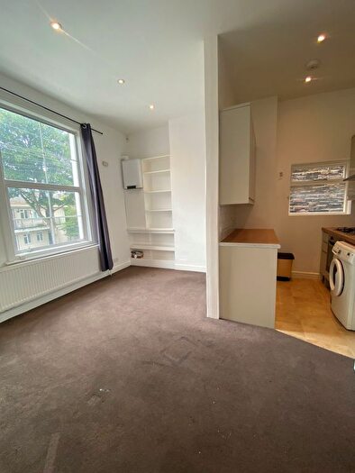 2 Bedroom Flat To Rent In Hayter Road, Brixton, SW2