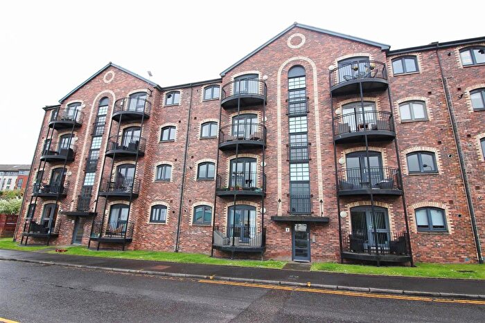 2 Bedroom Flat For Sale In James Watt Way, Greenock, PA15