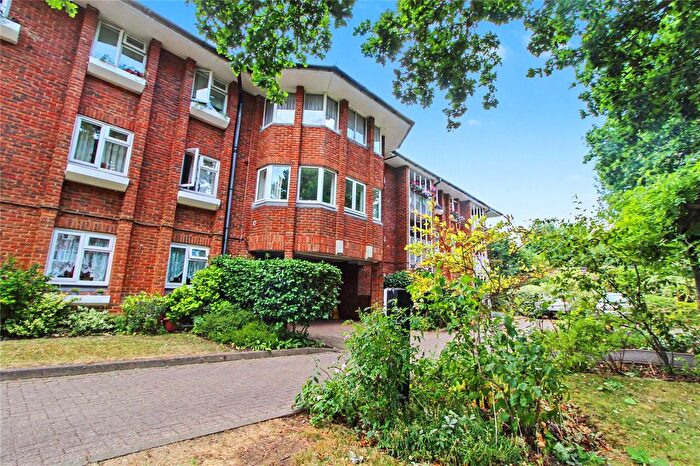 2 Bedroom Flat For Sale In Cavell Drive, Enfield, Middlesex, EN2