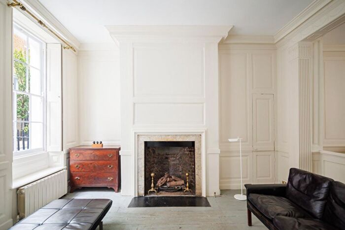 3 Bedroom Flat For Sale In Old Gloucester Street, London, WC1N