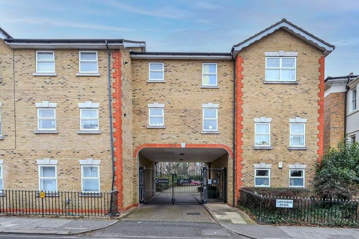 Garage / Parking To Rent In Crescent Lane, Clapham, London, SW4