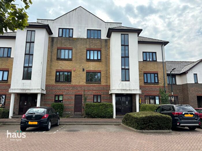 1 Bedroom Flat To Rent In Semple Gardens, Chatham, ME4