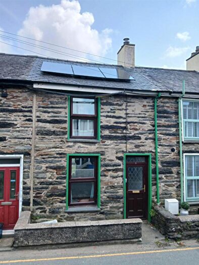 2 Bedroom House For Sale In Penlan Terrace, Penrhyndeudraeth, LL48