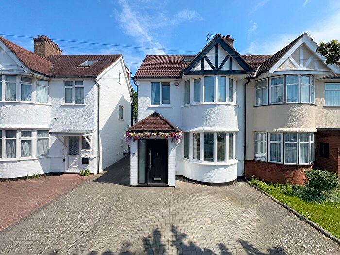 4 Bedroom Semi Detached House For Sale In Rudyard Grove, London, NW7
