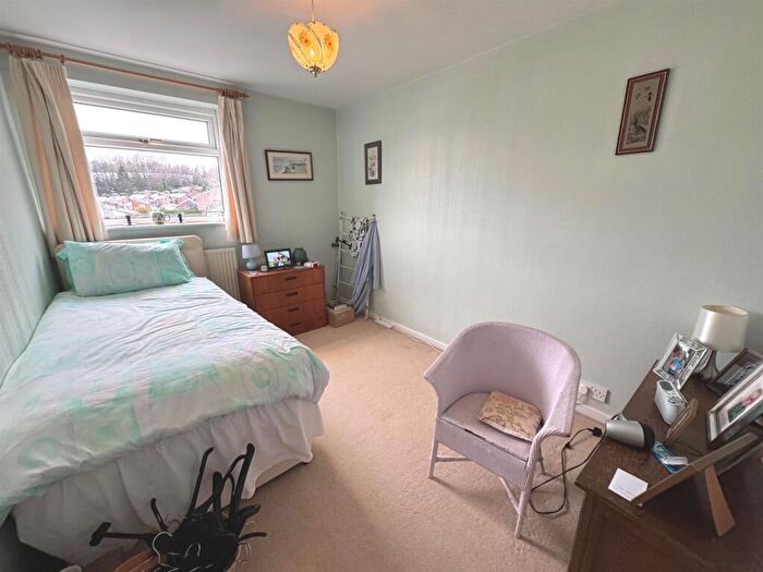 3 Bedroom End Of Terrace House For Sale In Hawksworth Close, Leek, ST13