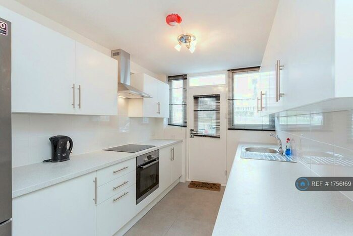 5 Bedroom Flat To Rent In Amina Way, London, SE16