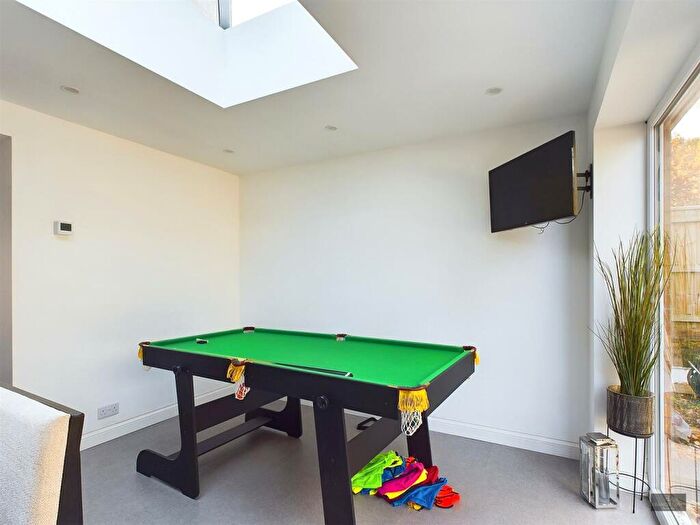 4 Bedroom House To Rent In Grainger Close, Exeter, EX2