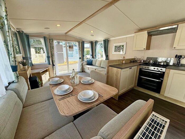 3 Bedroom Mobile/park Home For Sale In Par, PL24